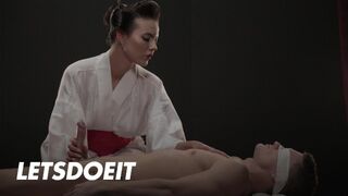 A cseh vonzó Vanessa Decker megőrjíti Max Diort forró lovaglással