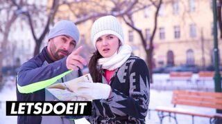 Francesca Di Caprio vad anális kúrása Neeoval külföldön