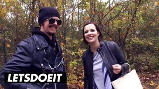 Méretes csöcsű néger hajú német pipi felvétel a méretes kombiban vad baszásra