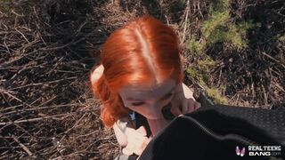 Szenvedélyes vörös fiatal Madi Collins kibelezi a puncáját és keményen megdugja a gigantikus farka