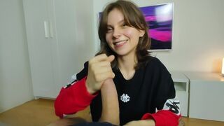 Fiatal amatőr kéjnő őrült arcra élvezés válogatása - forró szájba spriccelés és játék a gecivel!